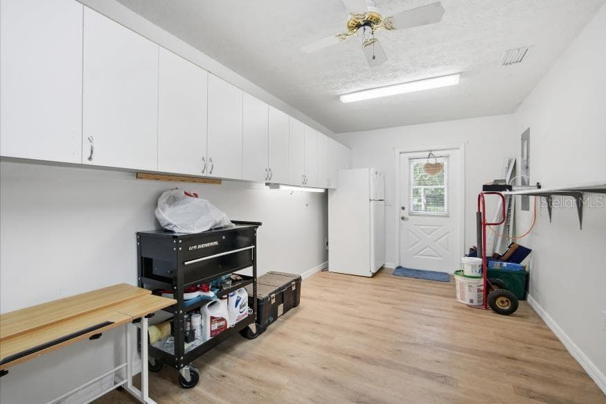 Mud Room - 483 LINCOLN AVE, MASARYKTOWN