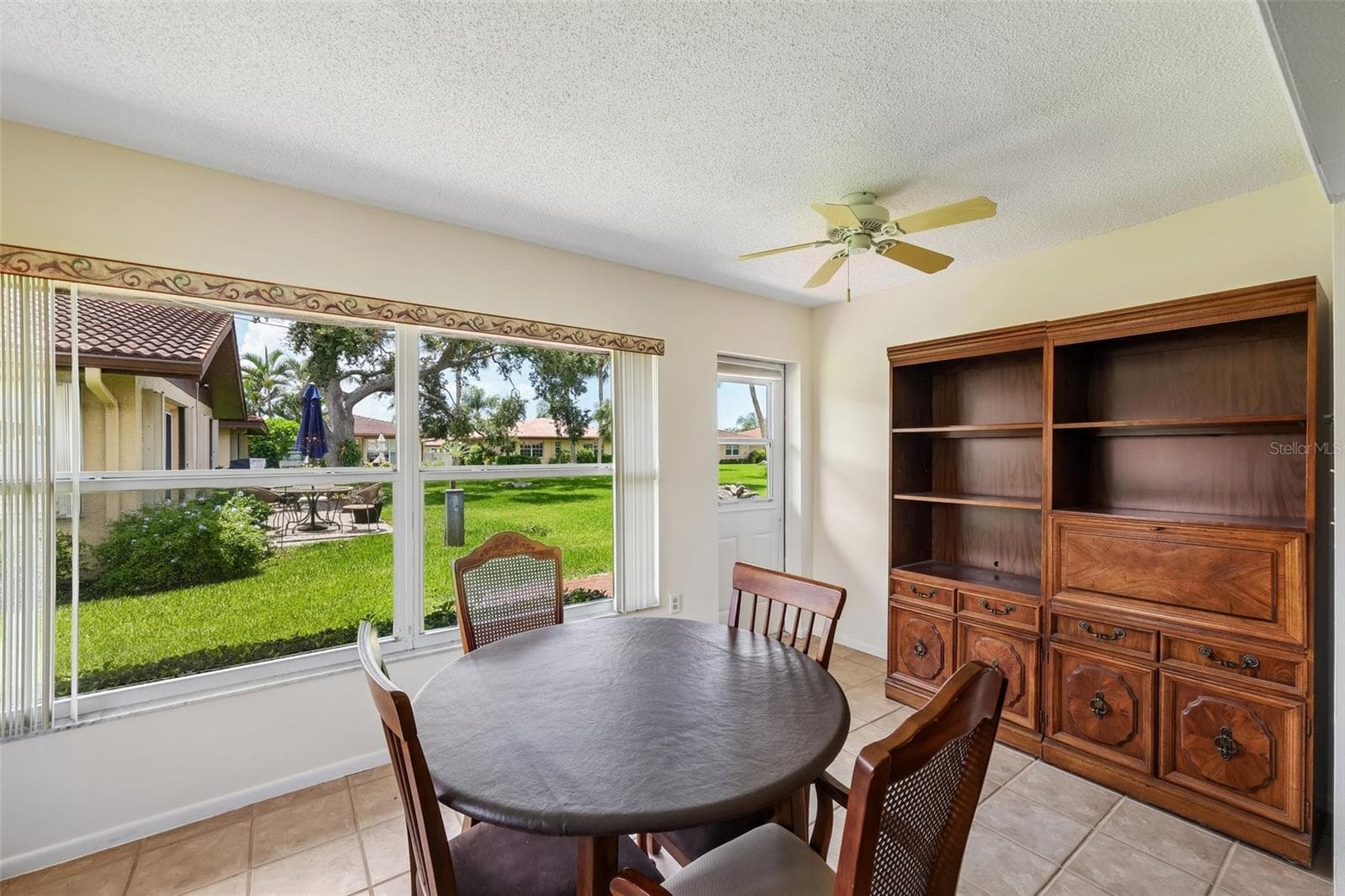 Villa at 3210 CAMBRIDGE AVE, BRADENTON, photo 10 of 38