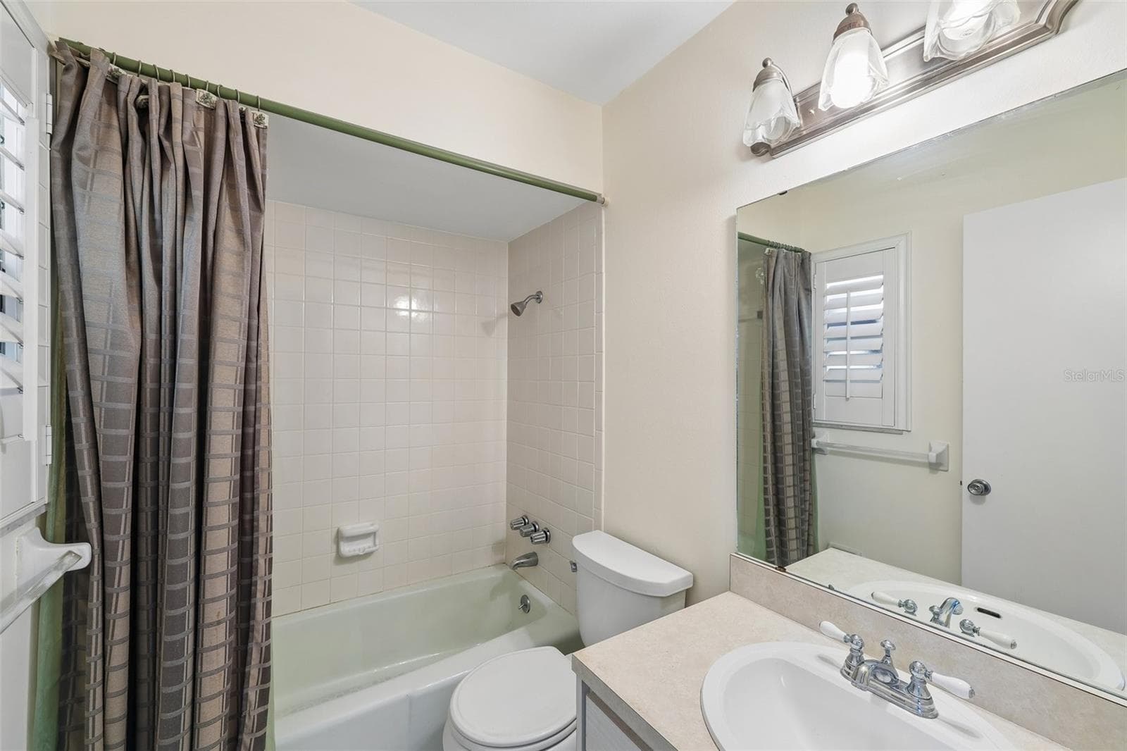 Villa at 3210 CAMBRIDGE AVE, BRADENTON, photo 21 of 38