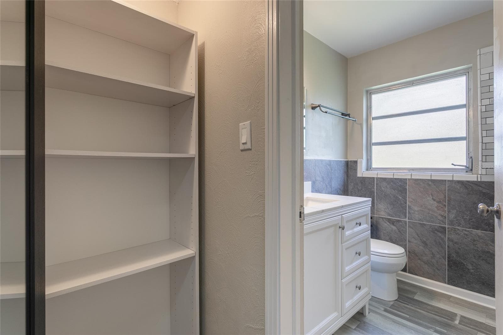 Linen Closet - 6518 WALTON WAY, TAMPA