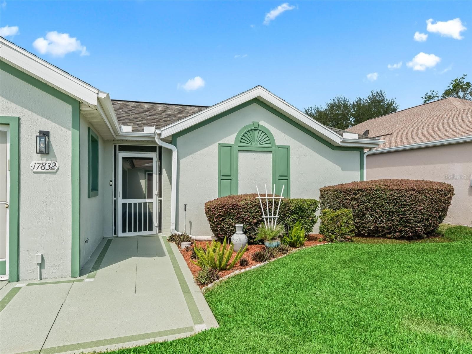 Covered Front Entrance - 17832 SE 115TH CT, SUMMERFIELD