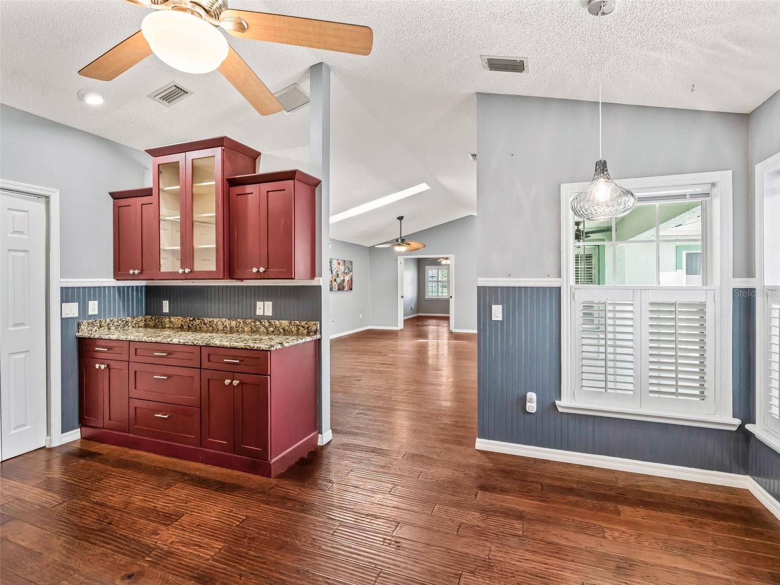Kitchen w/Granite Countertops - 17832 SE 115TH CT, SUMMERFIELD