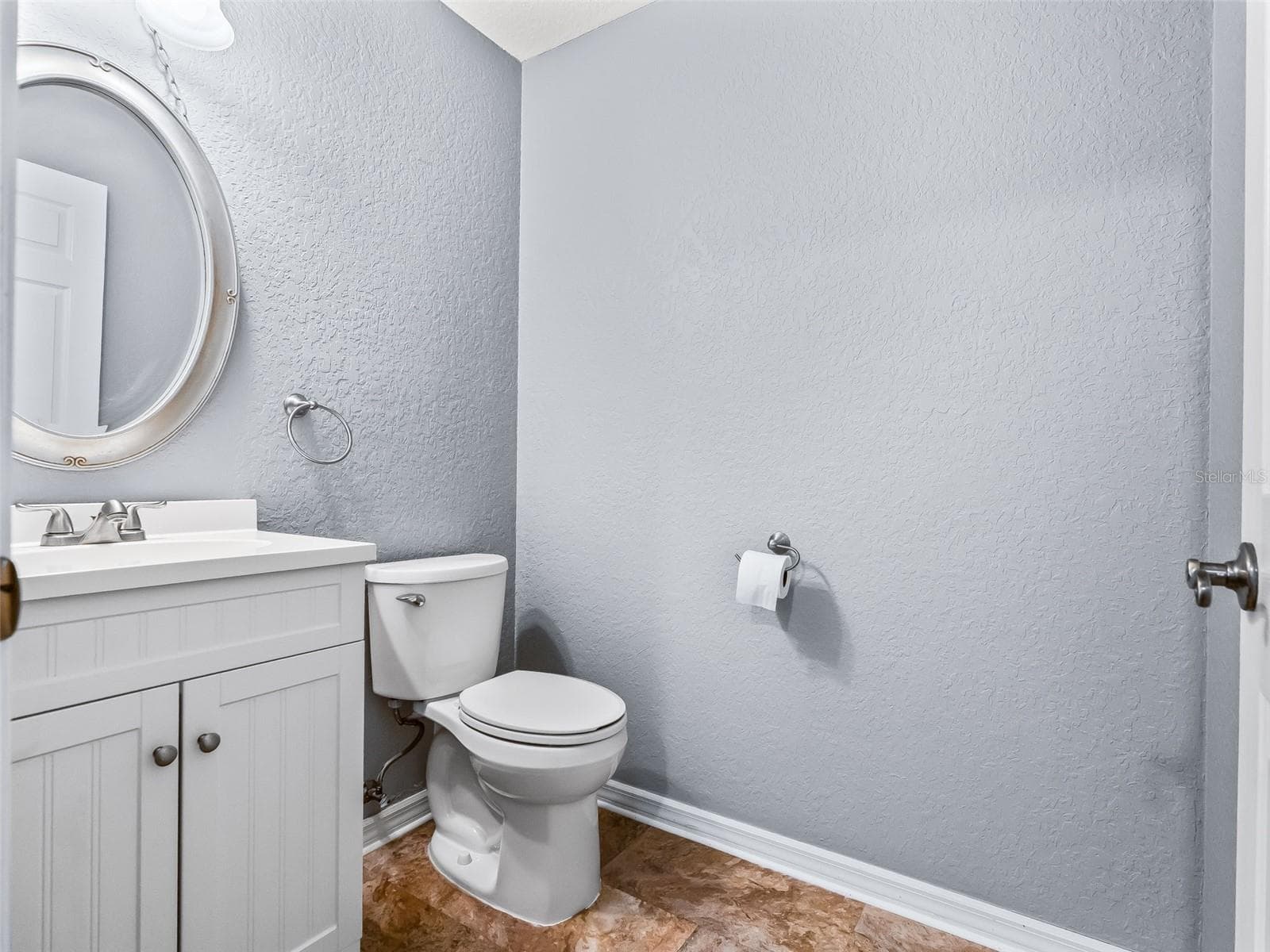 Powder Room - 17832 SE 115TH CT, SUMMERFIELD