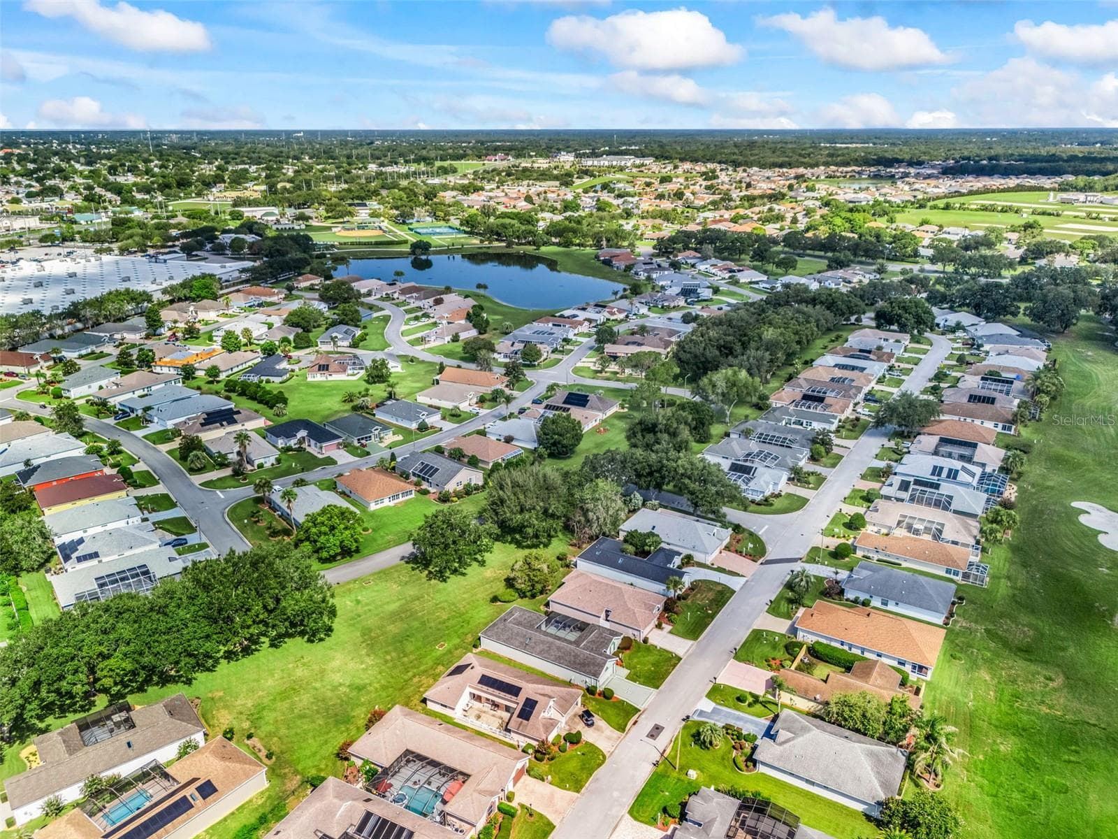 Stonecrest-A Gated Community w/All the Amenities - 17832 SE 115TH CT, SUMMERFIELD