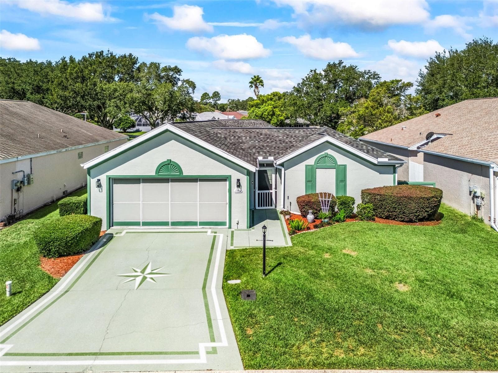 3/2.5 Casita Villa w/New Exterior Paint & 2 Car Garage - 17832 SE 115TH CT, SUMMERFIELD