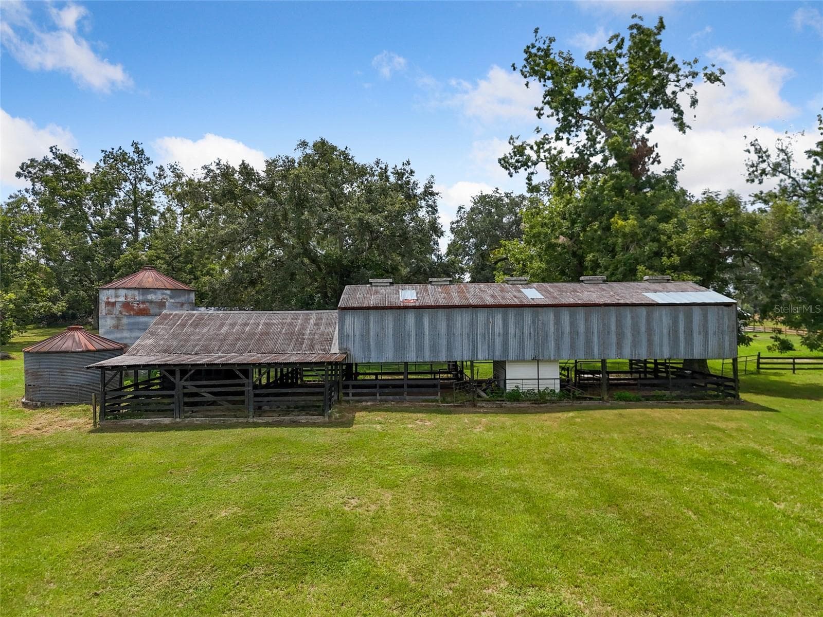 Barn - 1845 SW HALTIWANGER RD, LAKE CITY