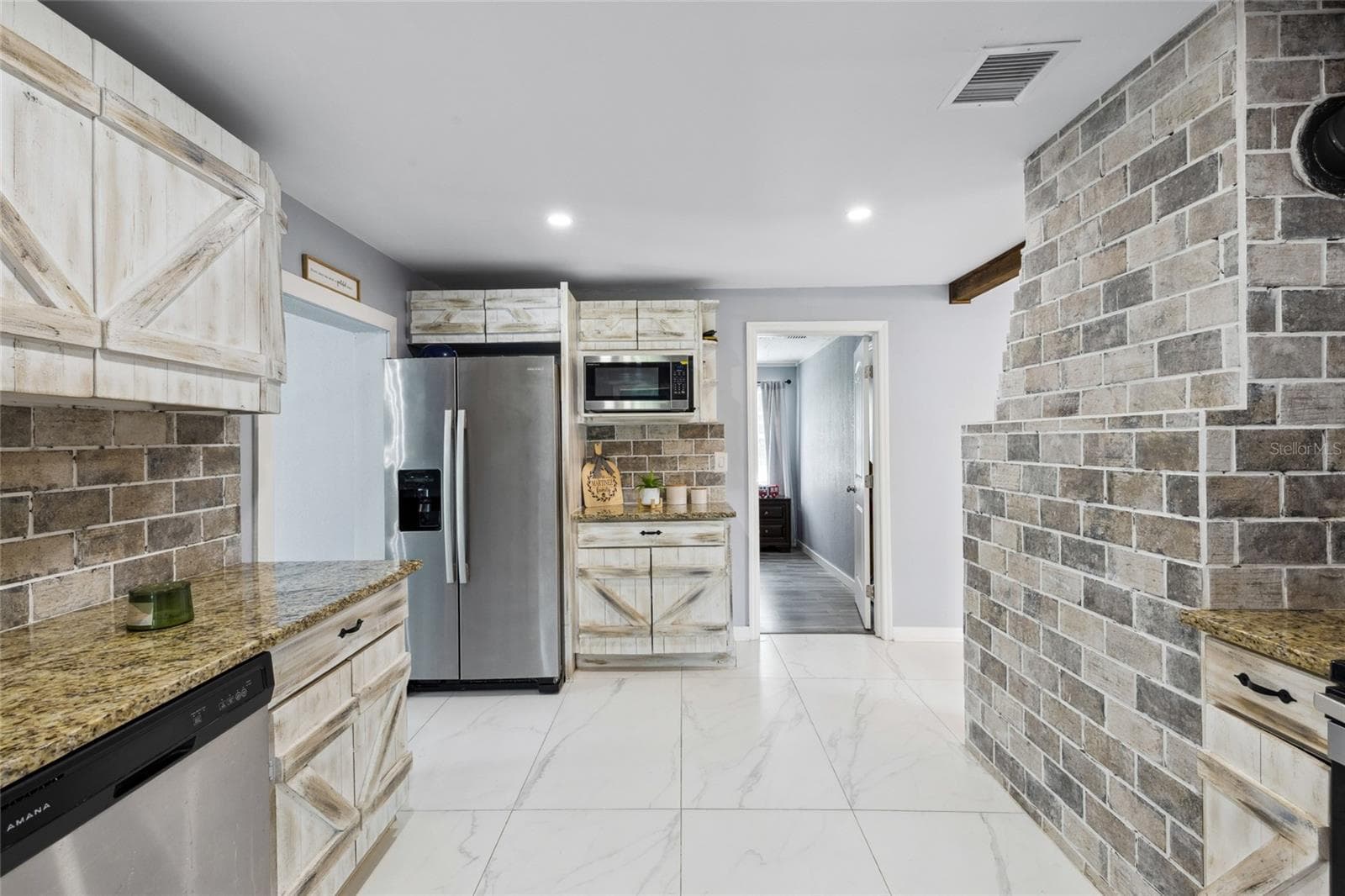 Kitchen - 1845 SW HALTIWANGER RD, LAKE CITY