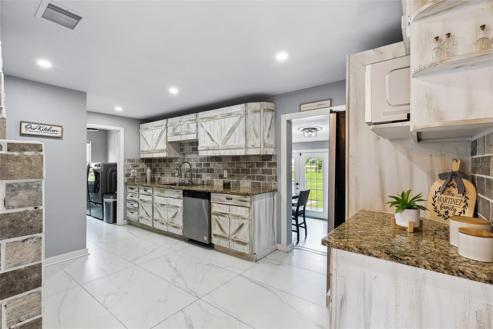 Kitchen - 1845 SW HALTIWANGER RD, LAKE CITY