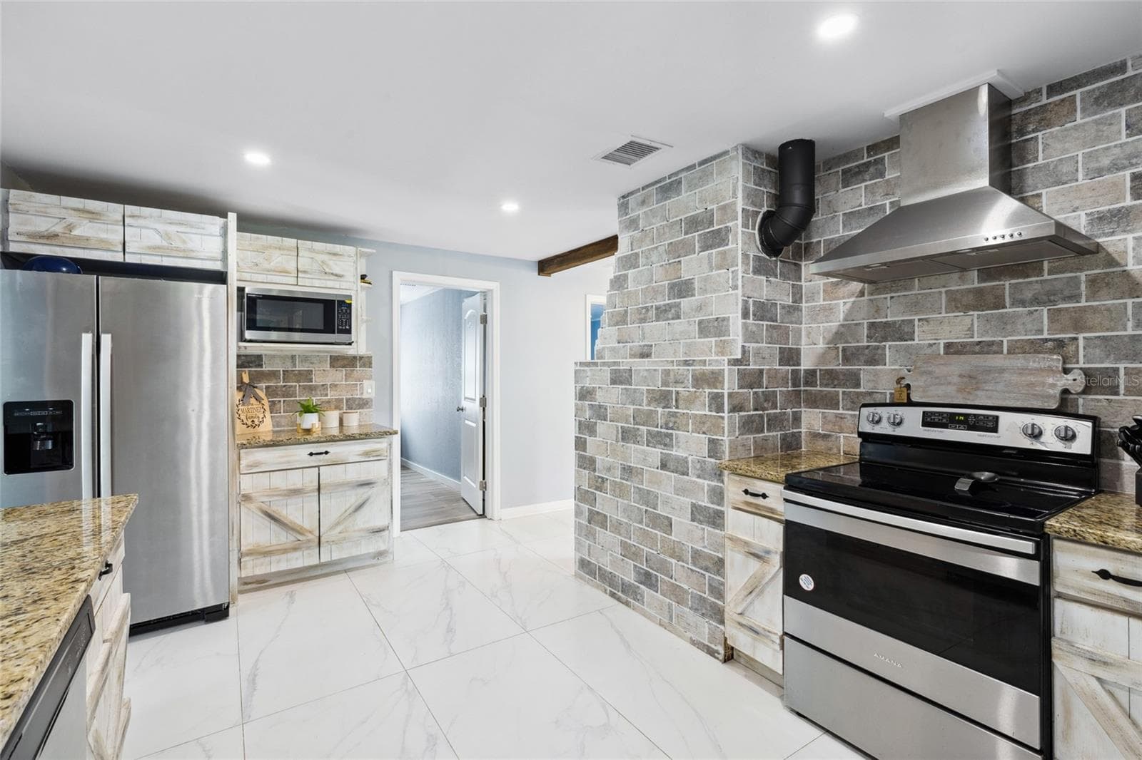 Kitchen - 1845 SW HALTIWANGER RD, LAKE CITY