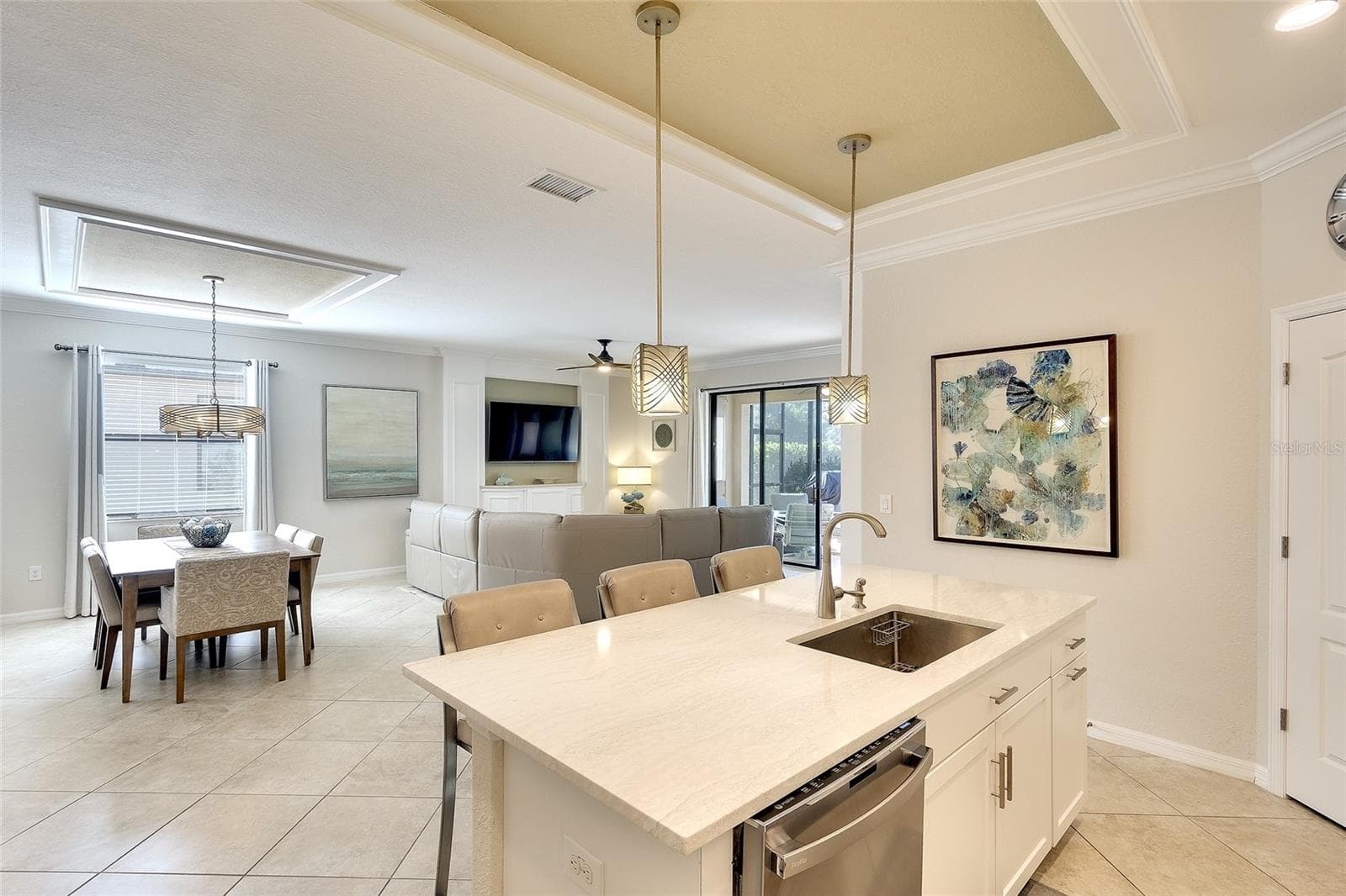 A Kitchen Made for Entertaining - 7130 QUIET CREEK DR, BRADENTON