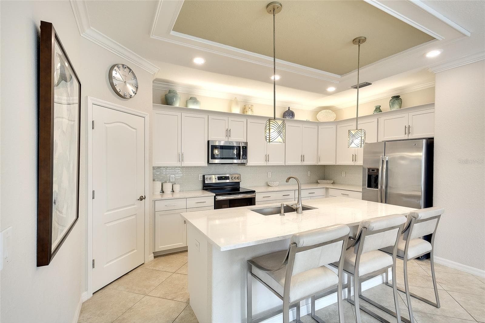 Luxury Kitchen with Designer Finishes - 7130 QUIET CREEK DR, BRADENTON
