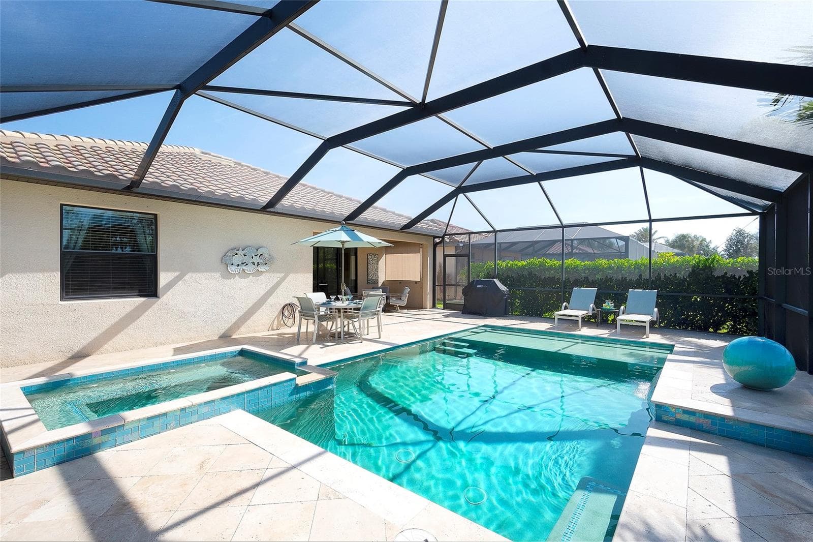 Oversized Screened Lanai - 7130 QUIET CREEK DR, BRADENTON
