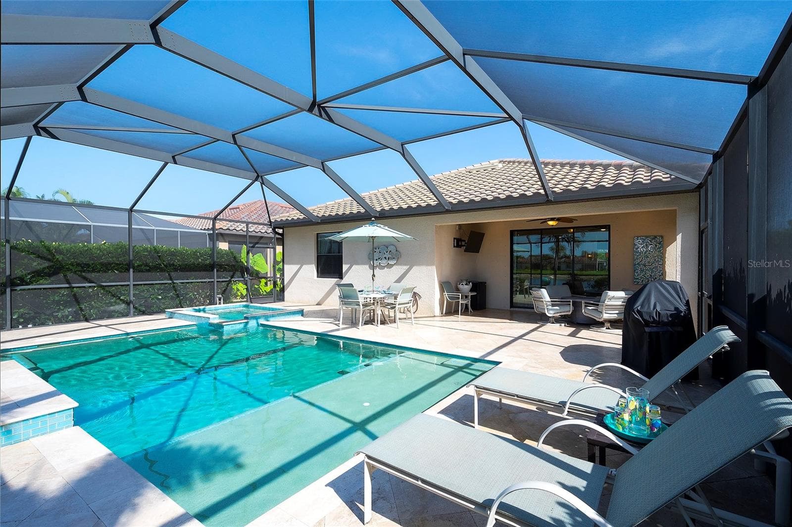 Resort-Style Outdoor Living - 7130 QUIET CREEK DR, BRADENTON
