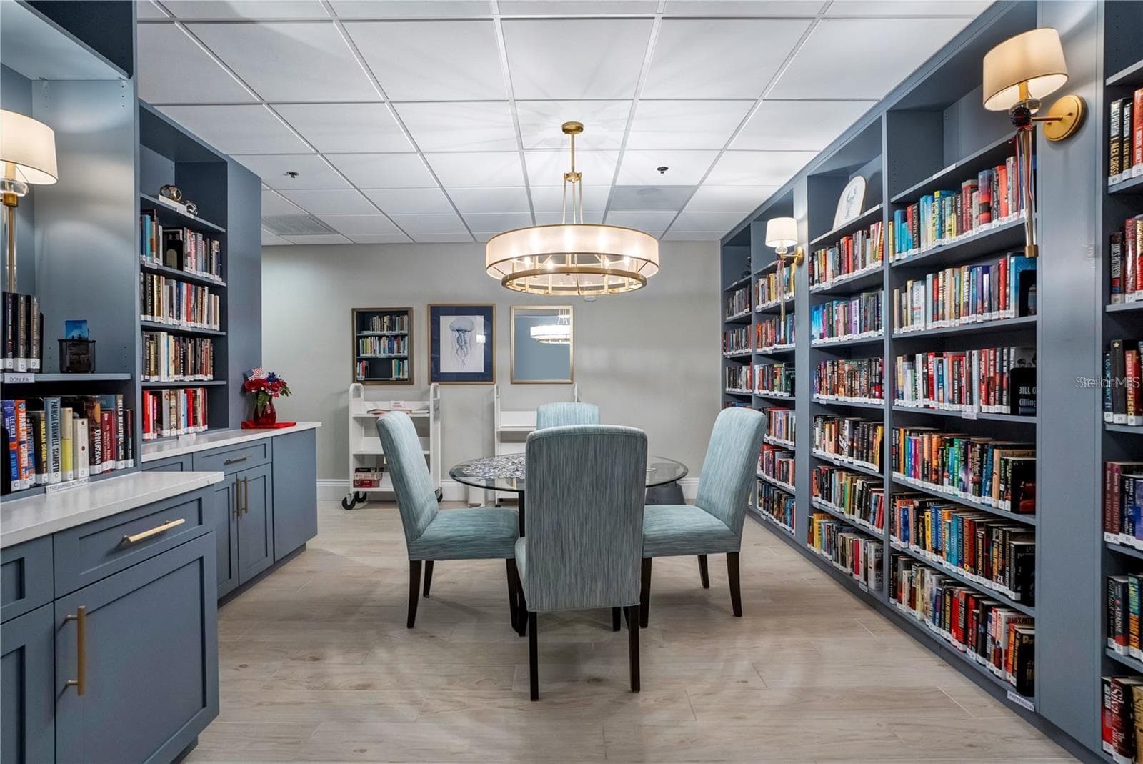 Member's Library - 7130 QUIET CREEK DR, BRADENTON