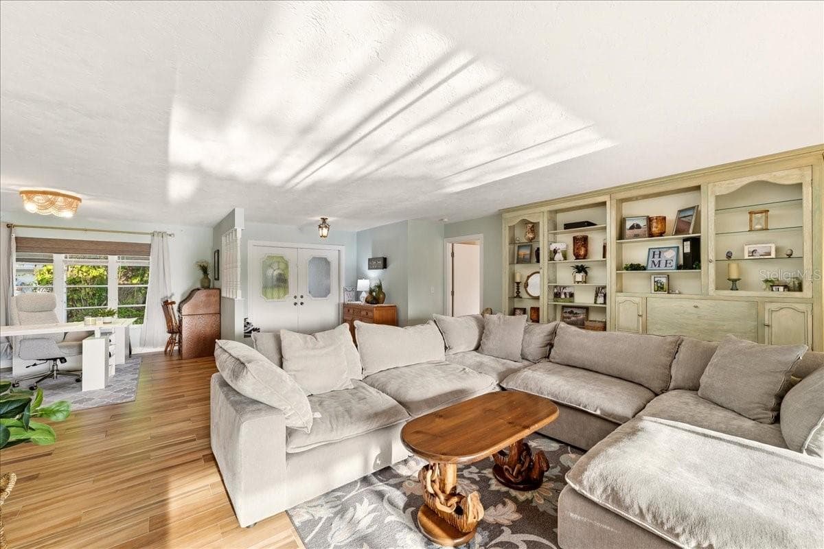 Single Family Residence at 413 SIGNORELLI DR, NOKOMIS, photo 10 of 44