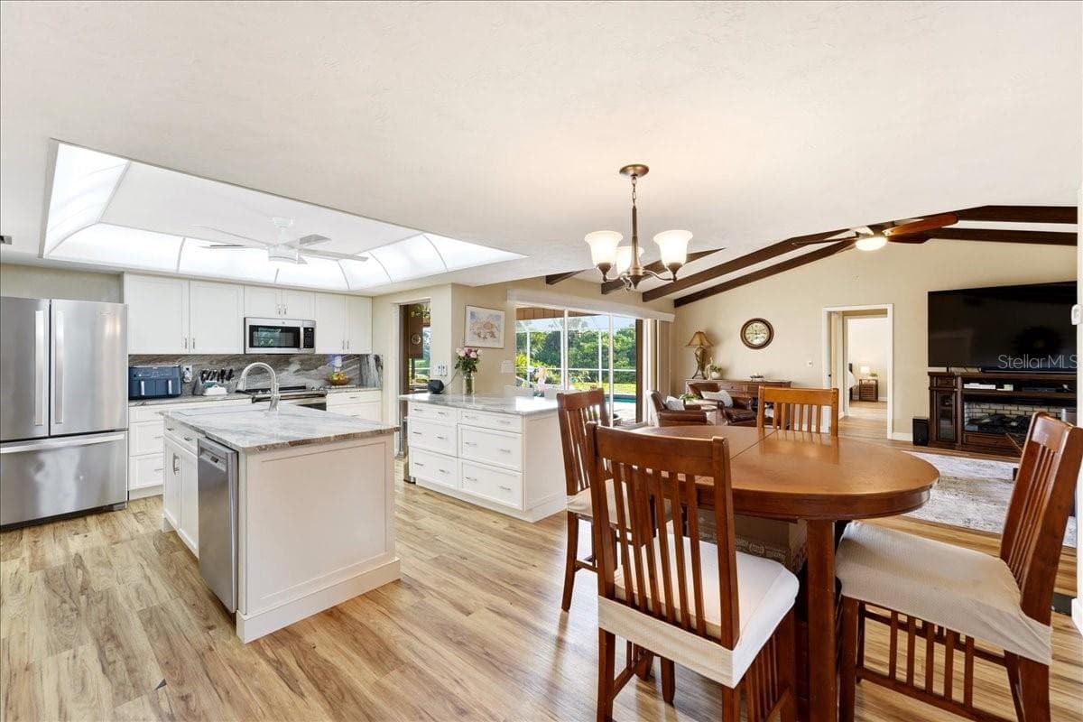 Single Family Residence at 413 SIGNORELLI DR, NOKOMIS, photo 16 of 44
