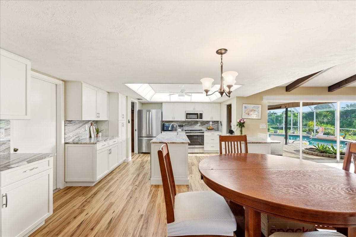 Single Family Residence at 413 SIGNORELLI DR, NOKOMIS, photo 17 of 44