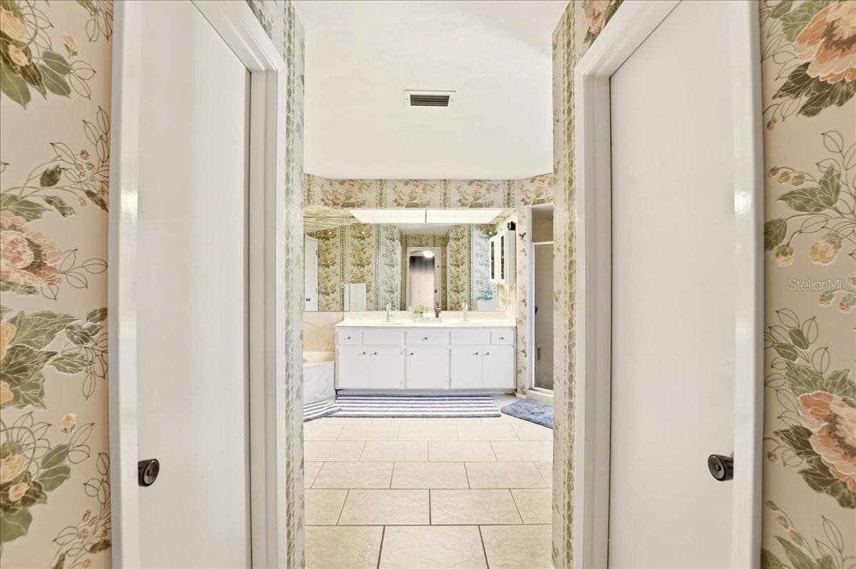 Primary Bath - 413 SIGNORELLI DR, NOKOMIS