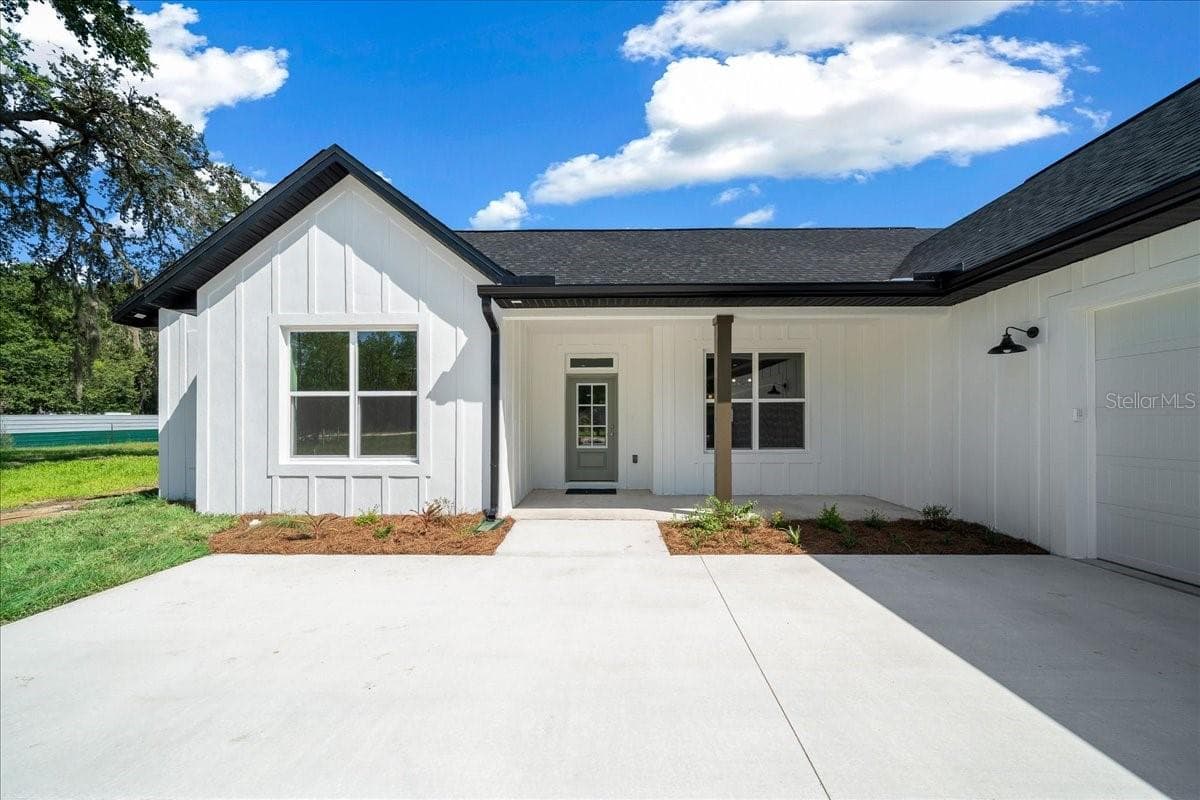 Single Family Residence at 13511 SW 64TH ST RD, OCALA, photo 8 of 65