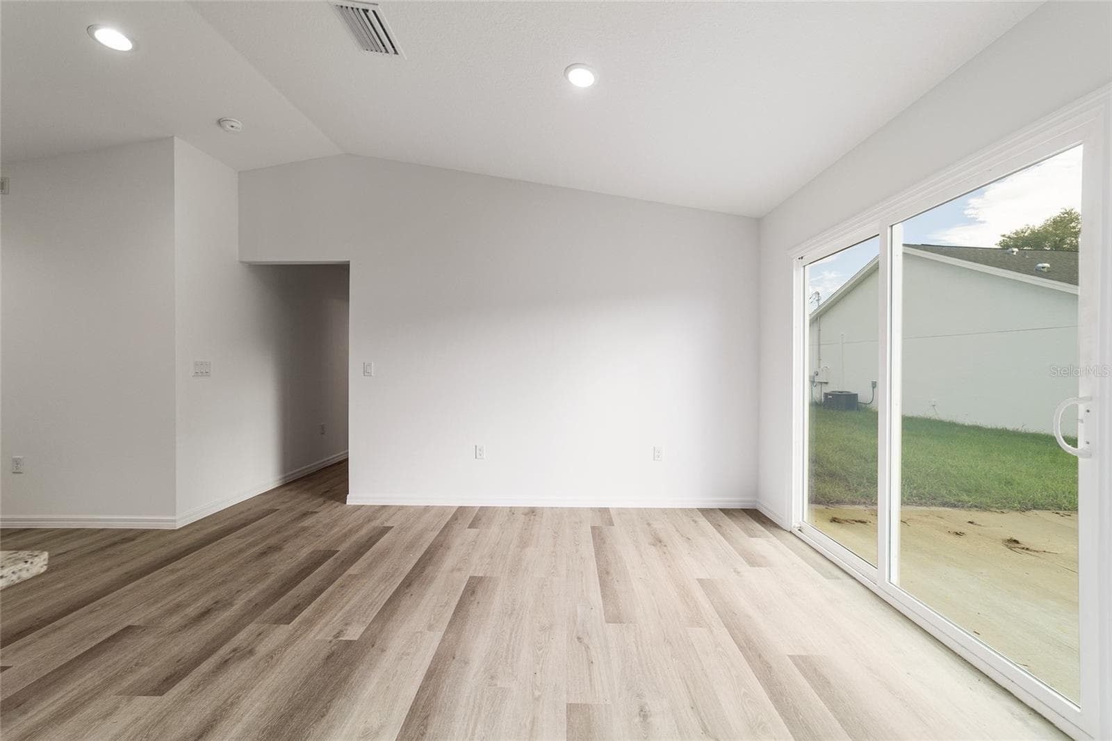 Single Family Residence at 34 MAPLE LN, OCKLAWAHA, photo 26 of 45