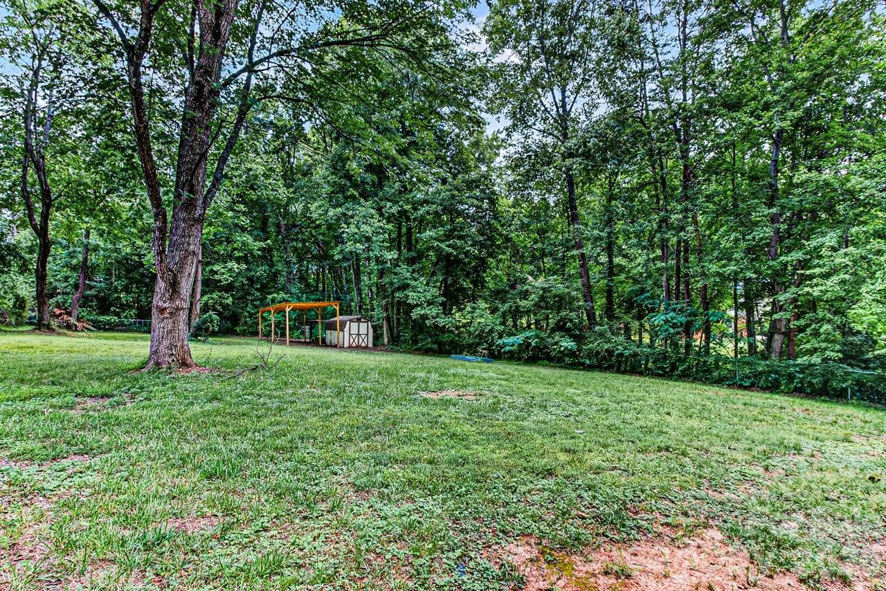 Single Family Residence at 4918 Kaysboro Drive, Winston Salem, photo 19 of 24
