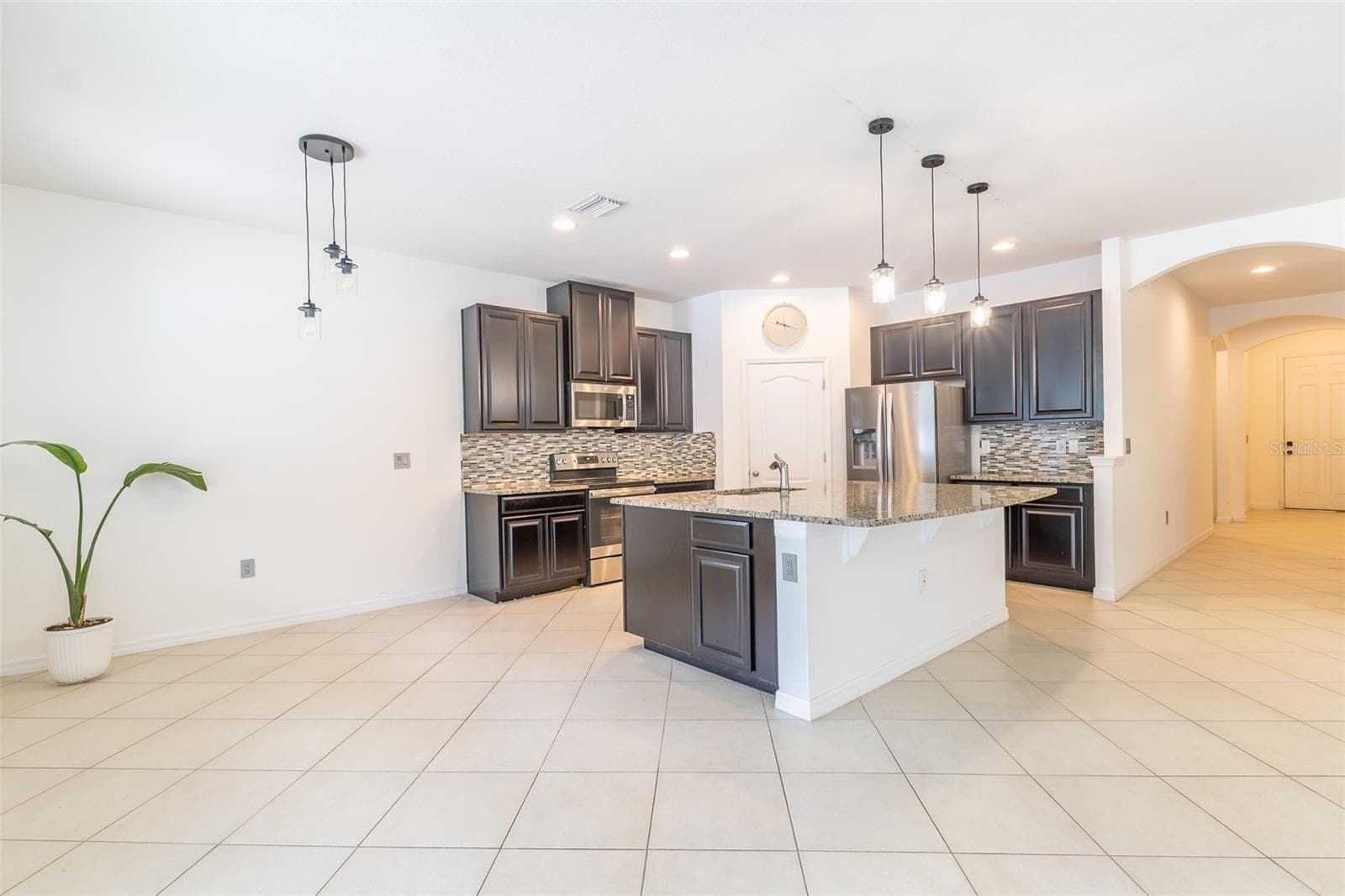Single Family Residence at 12152 LEDBURY COMMONS DR, GIBSONTON, photo 6 of 43