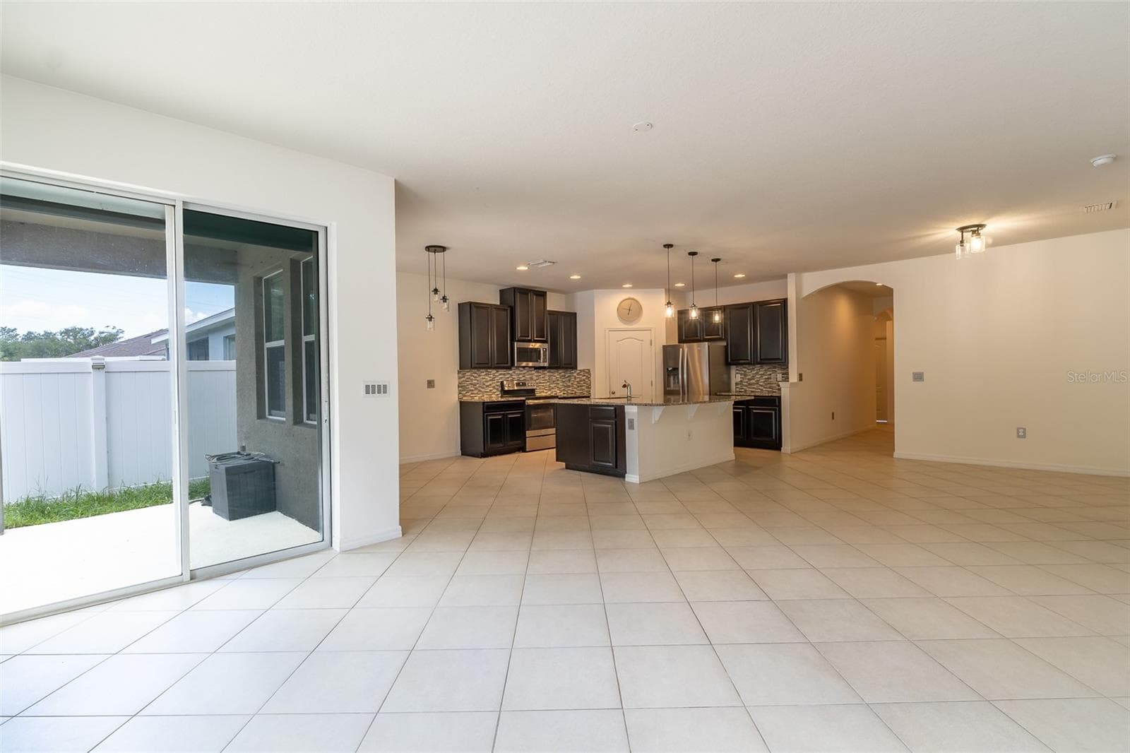 Single Family Residence at 12152 LEDBURY COMMONS DR, GIBSONTON, photo 7 of 43