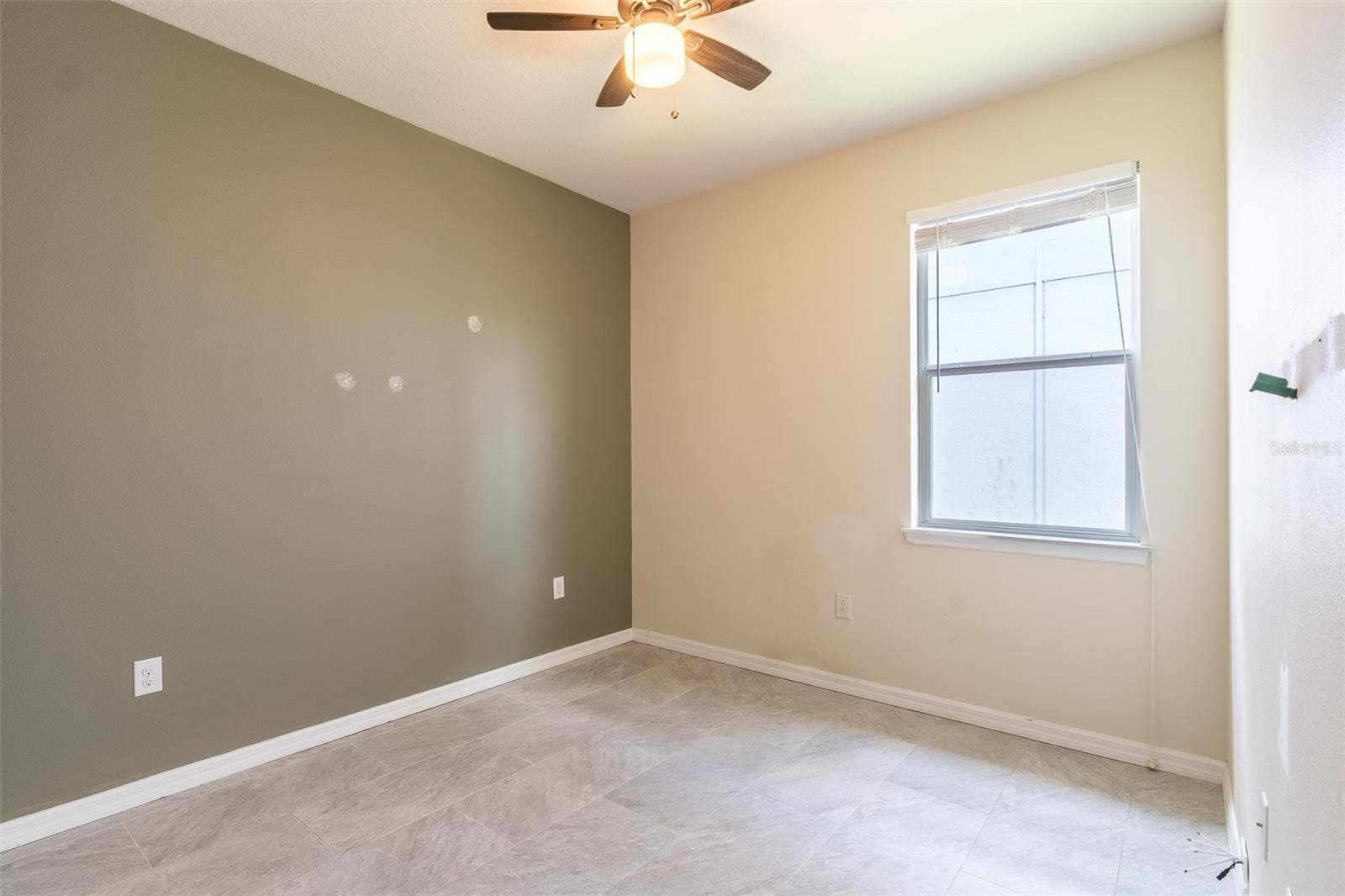 Single Family Residence at 12152 LEDBURY COMMONS DR, GIBSONTON, photo 12 of 43
