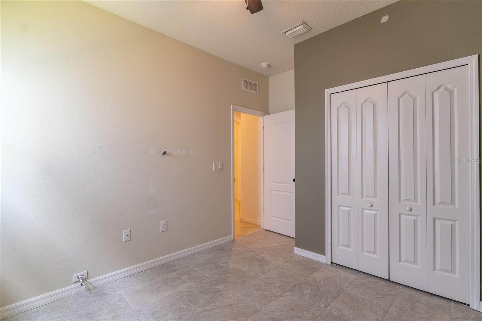 Single Family Residence at 12152 LEDBURY COMMONS DR, GIBSONTON, photo 13 of 43