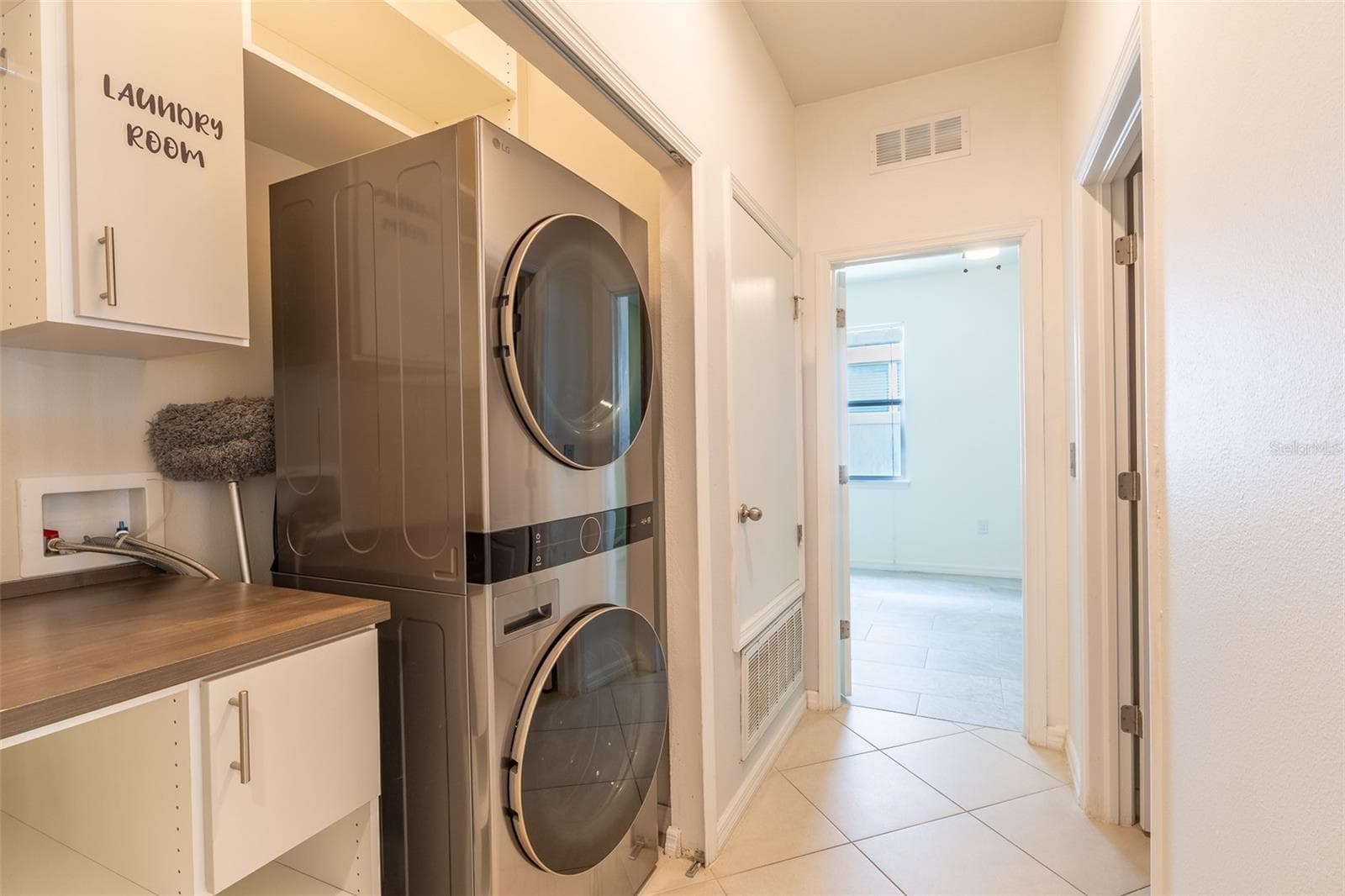 Single Family Residence at 12152 LEDBURY COMMONS DR, GIBSONTON, photo 15 of 43