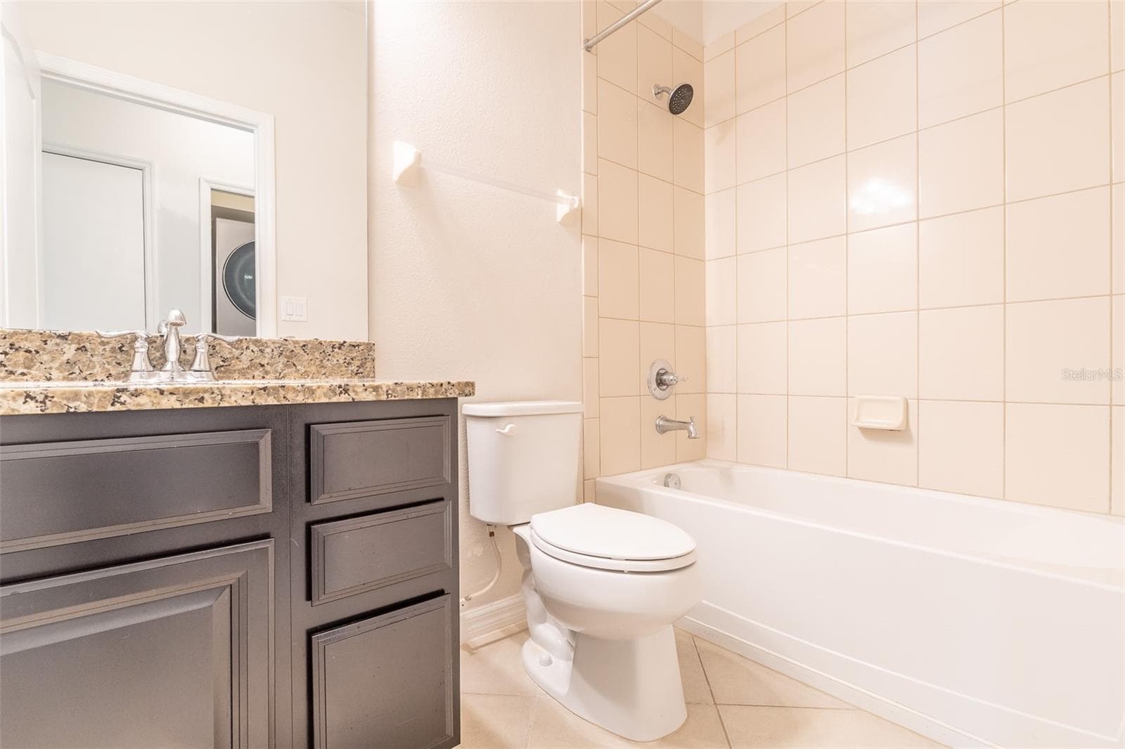 Single Family Residence at 12152 LEDBURY COMMONS DR, GIBSONTON, photo 17 of 43