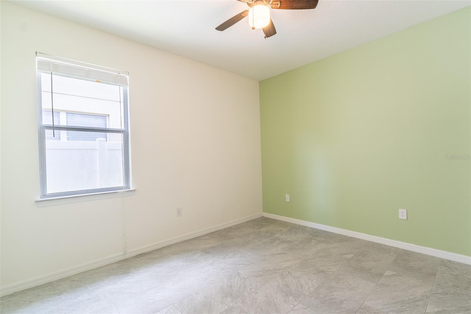 Single Family Residence at 12152 LEDBURY COMMONS DR, GIBSONTON, photo 18 of 43
