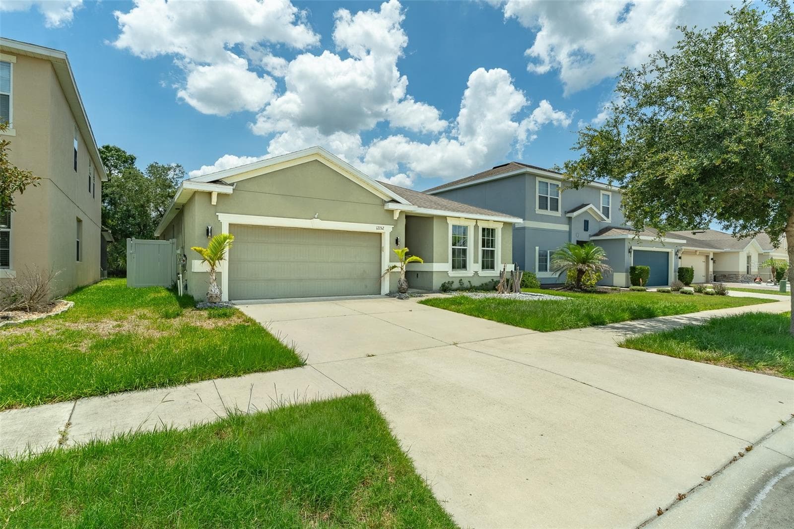 Single Family Residence at 12152 LEDBURY COMMONS DR, GIBSONTON, photo 3 of 43