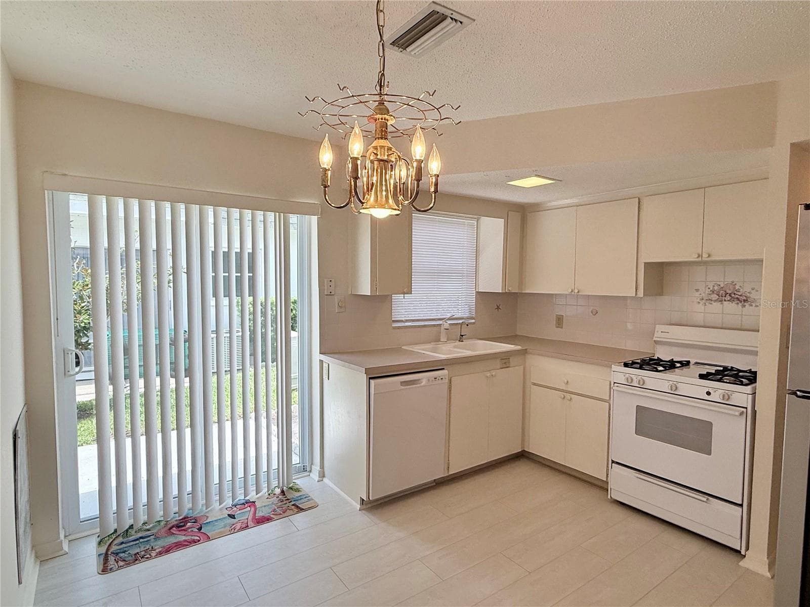 Villa at 7847 39TH TER N, ST PETERSBURG, photo 6 of 22