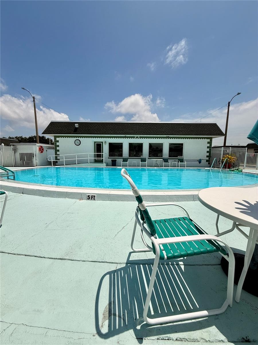 Villa at 7847 39TH TER N, ST PETERSBURG, photo 18 of 22