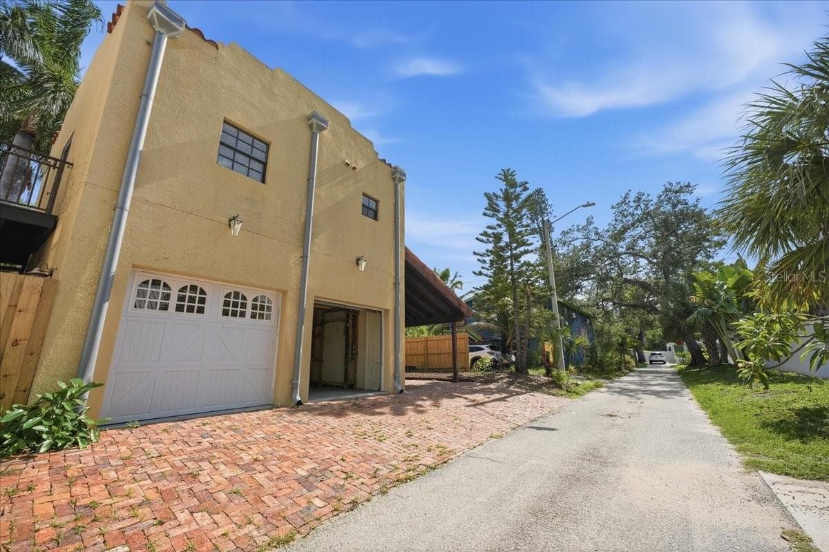 Colombian Brick Pavers - 1719 7TH ST, SARASOTA