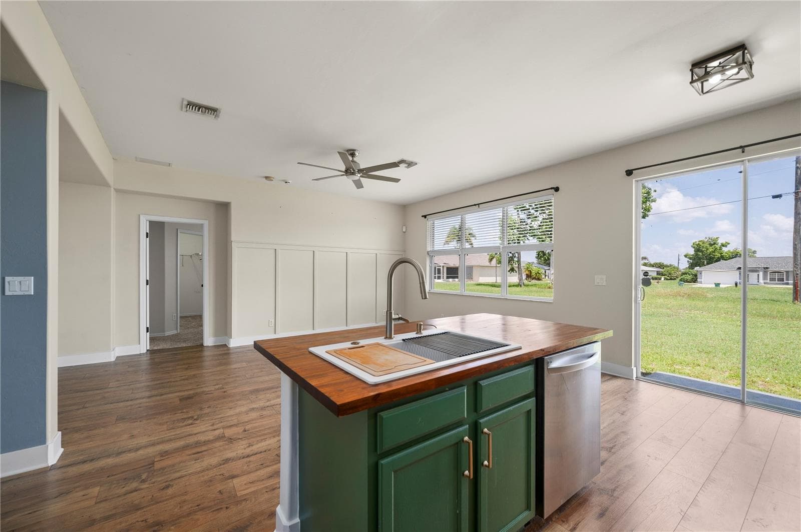 Single Family Residence at 25538 PRADA DR, PUNTA GORDA, photo 11 of 40