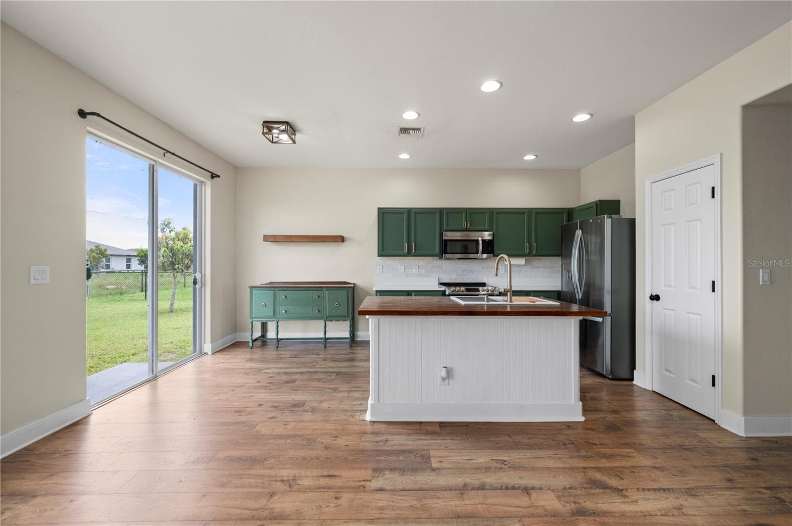Single Family Residence at 25538 PRADA DR, PUNTA GORDA, photo 15 of 40