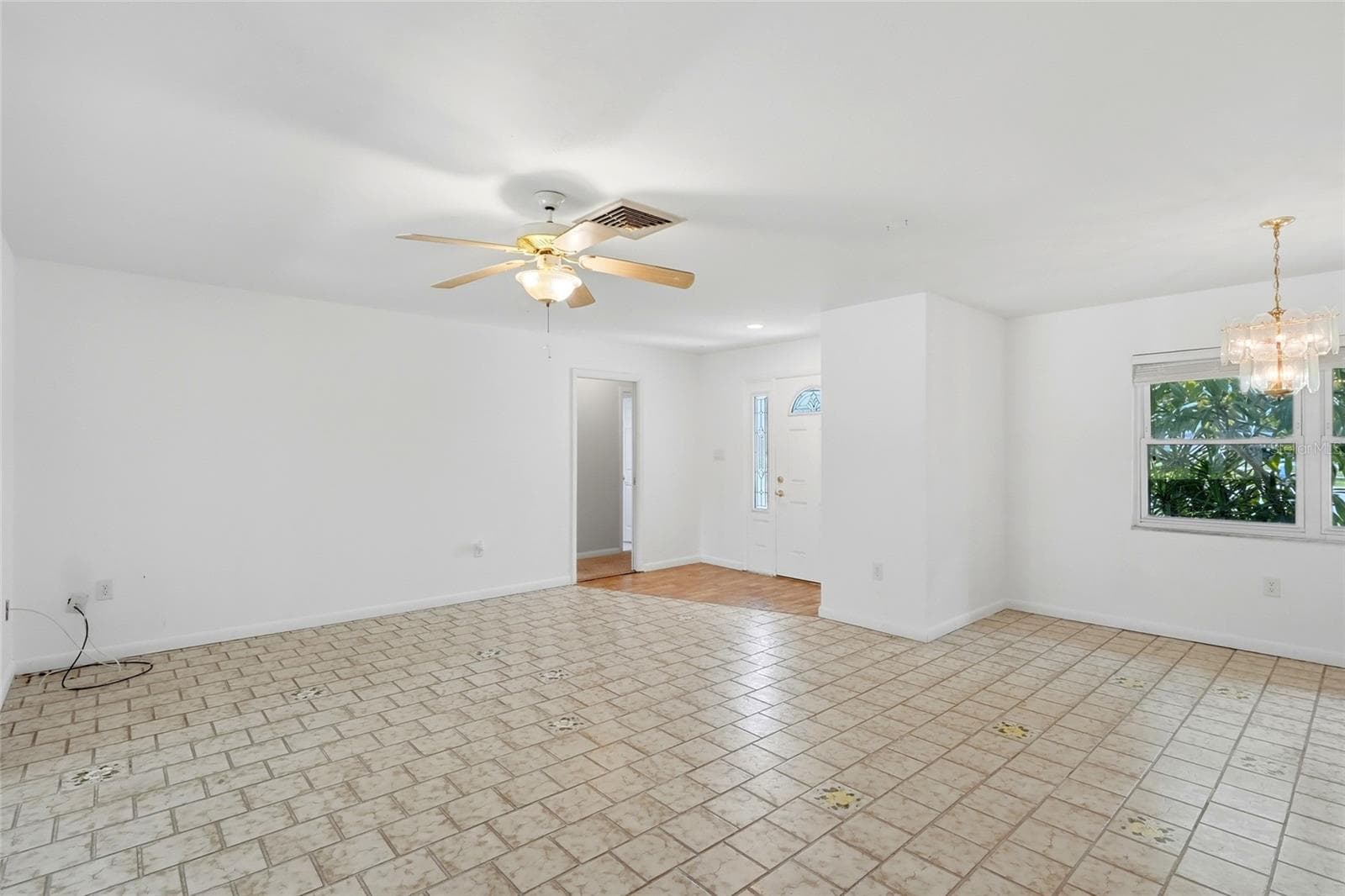 Single Family Residence at 2711 GULF GATE DR, SARASOTA, photo 6 of 30