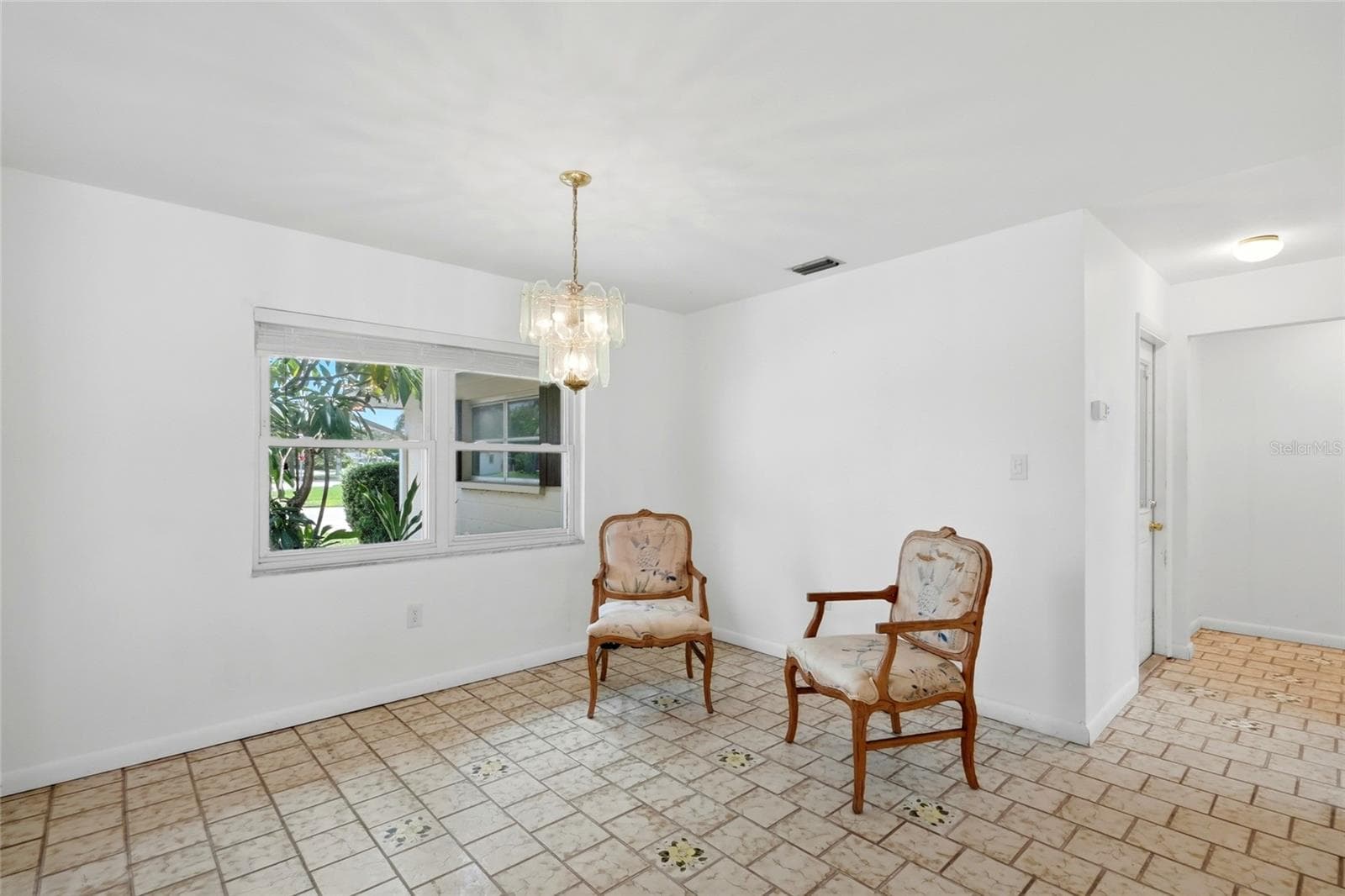 Single Family Residence at 2711 GULF GATE DR, SARASOTA, photo 7 of 30