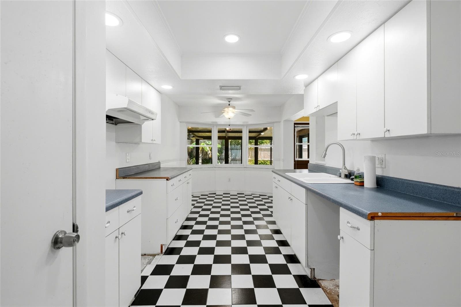 KITCHEN - 2711 GULF GATE DR, SARASOTA