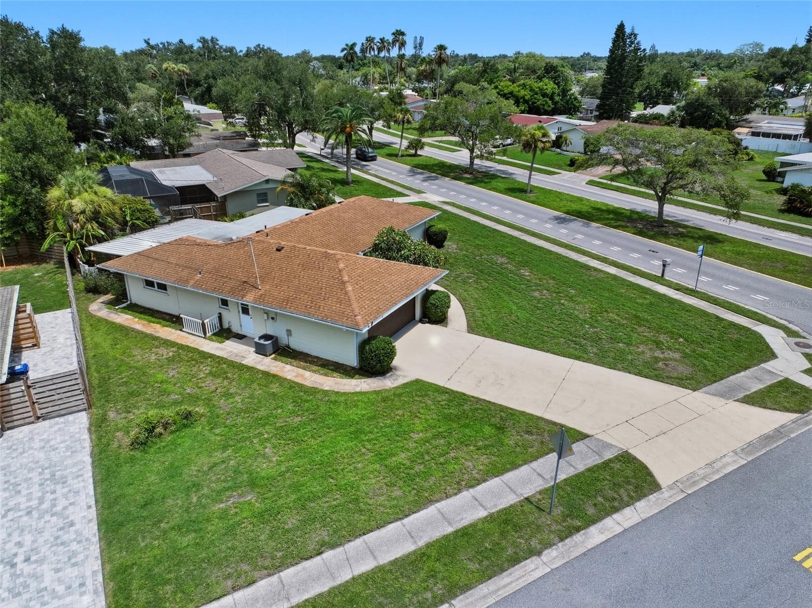 Single Family Residence at 2711 GULF GATE DR, SARASOTA, photo 27 of 30