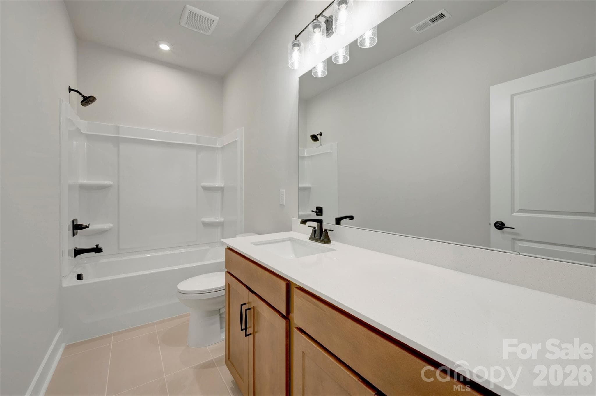 Secondary bathroom - 314 Ardmore Drive, Belmont