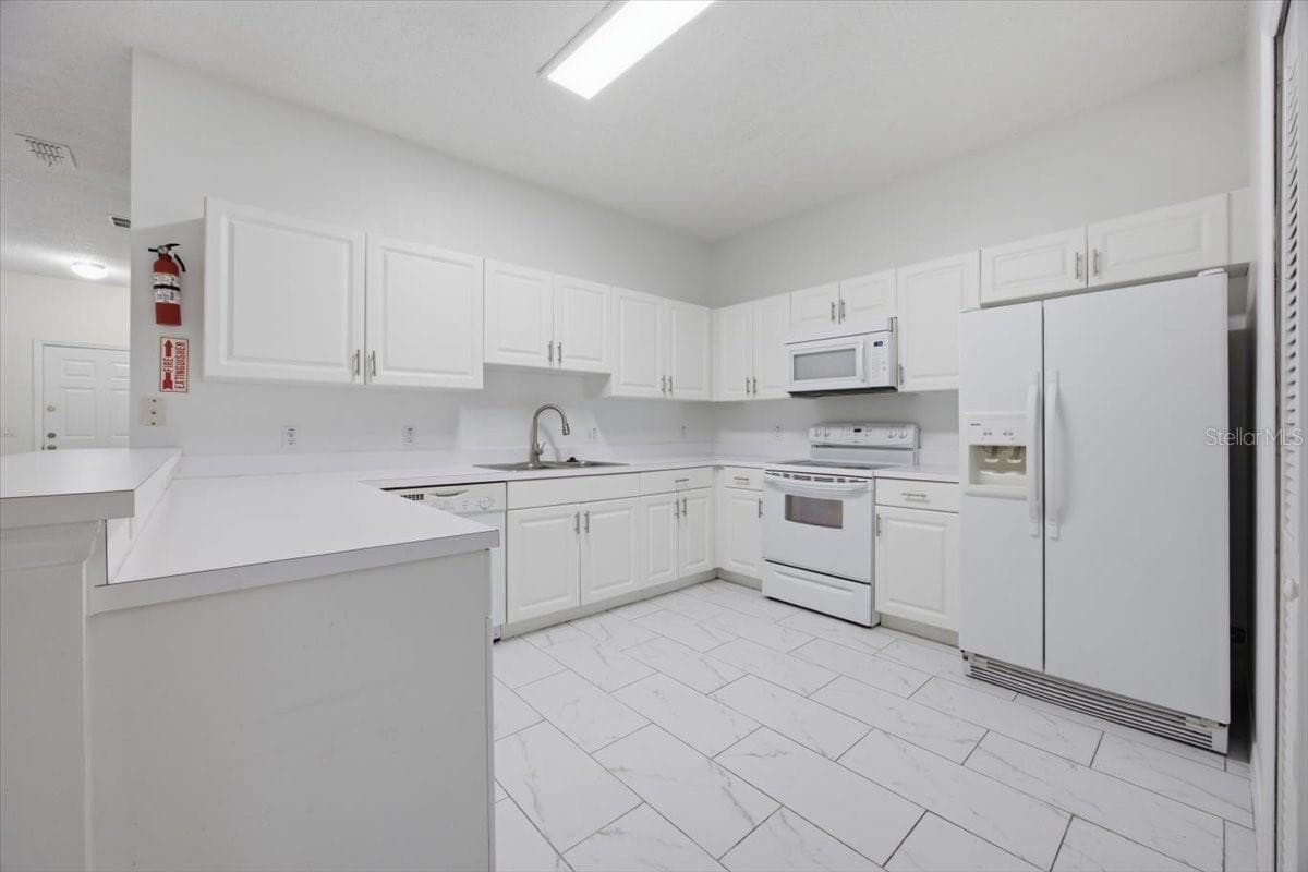 Condominium at 3157 SUN LAKE CT #B, KISSIMMEE, photo 13 of 37