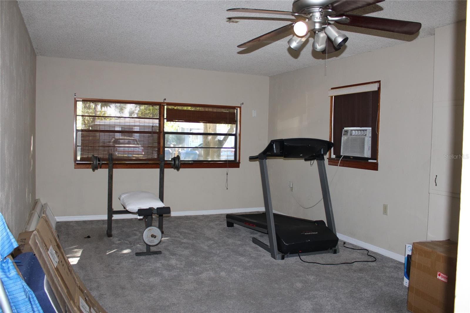 Single Family Residence at 6121 56TH AVE N, ST PETERSBURG, photo 6 of 11