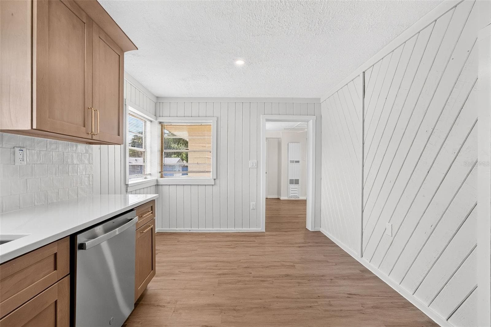 Single Family Residence at 1202 E CAROLINE ST, TAVARES, photo 6 of 11