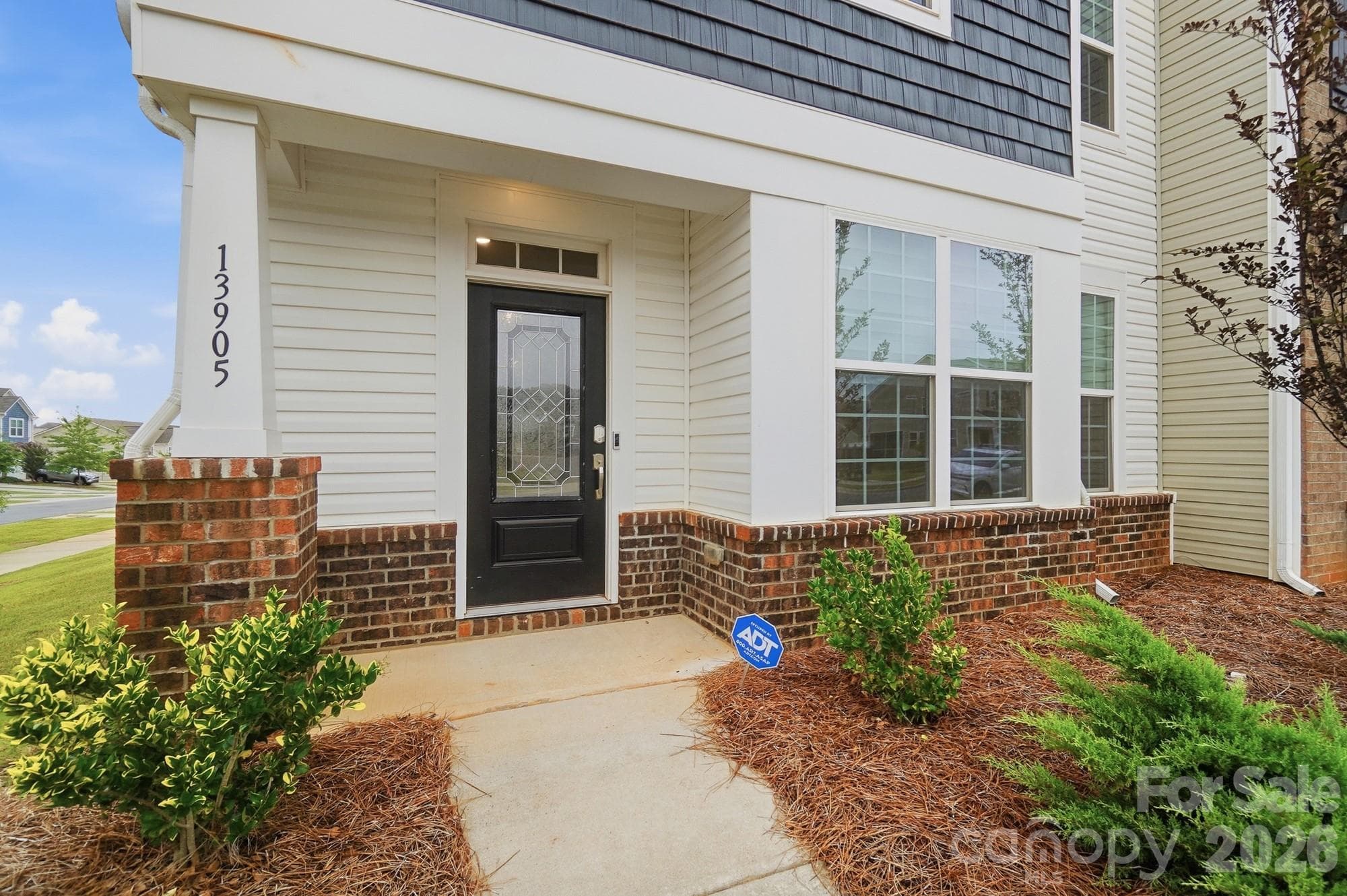 Townhouse at 13905 Castle Nook Drive, Charlotte, photo 3 of 35