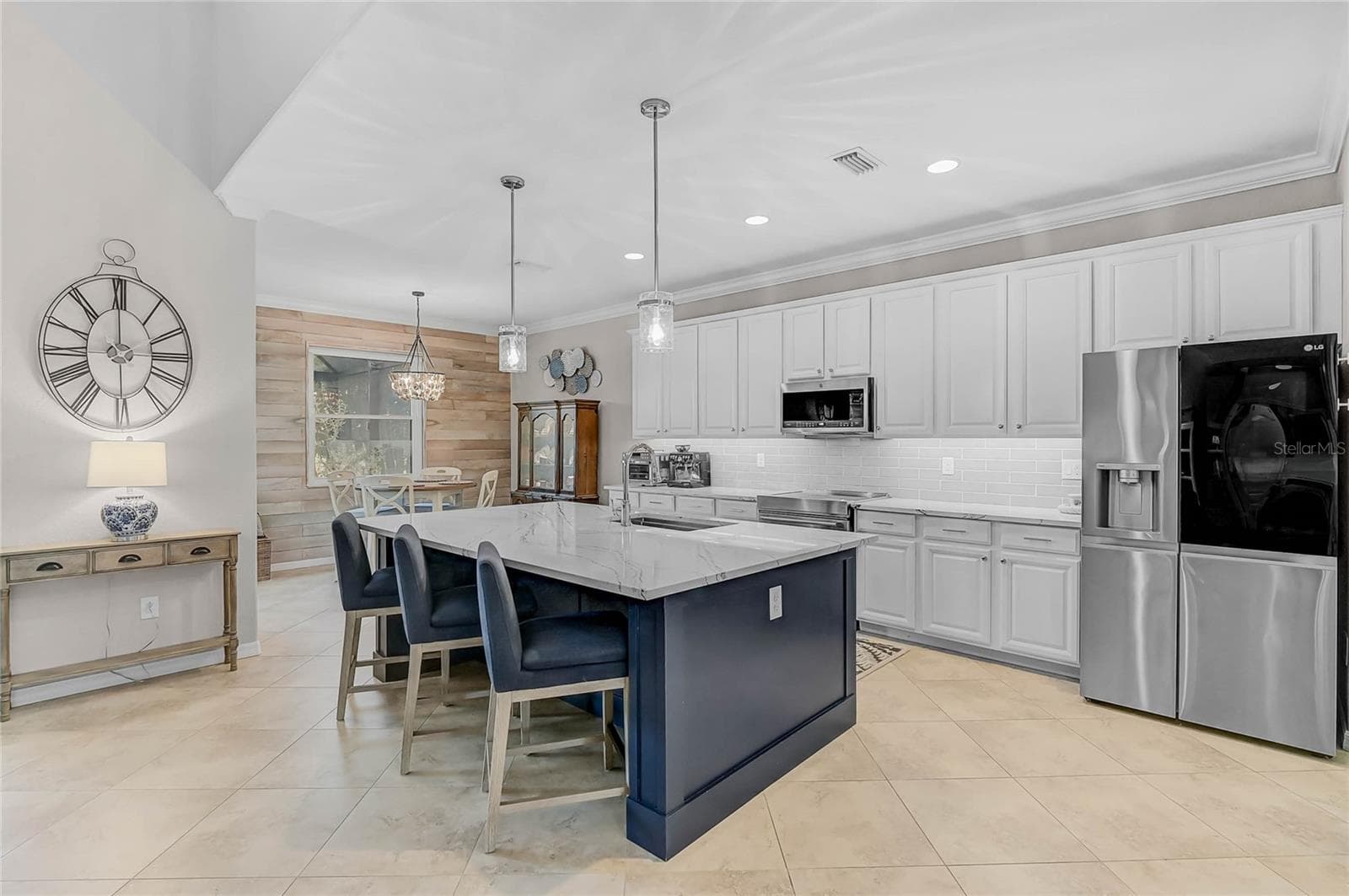 Single Family Residence at 20275 GRANLAGO DR, VENICE, photo 4 of 63
