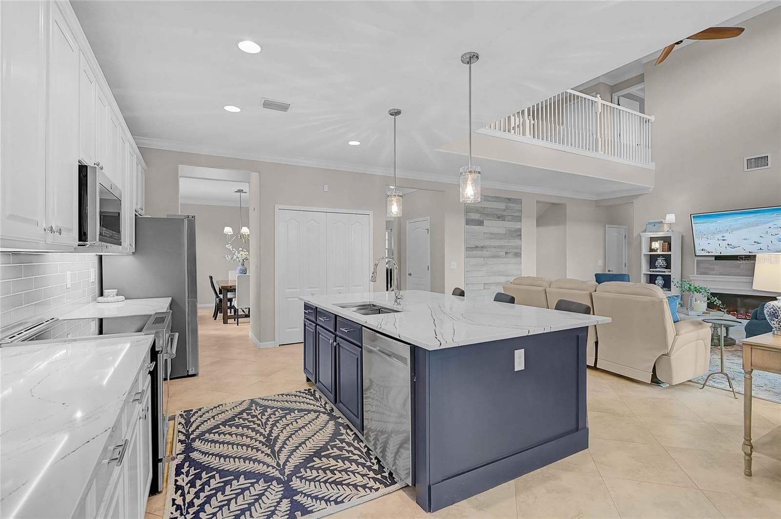 Single Family Residence at 20275 GRANLAGO DR, VENICE, photo 16 of 63