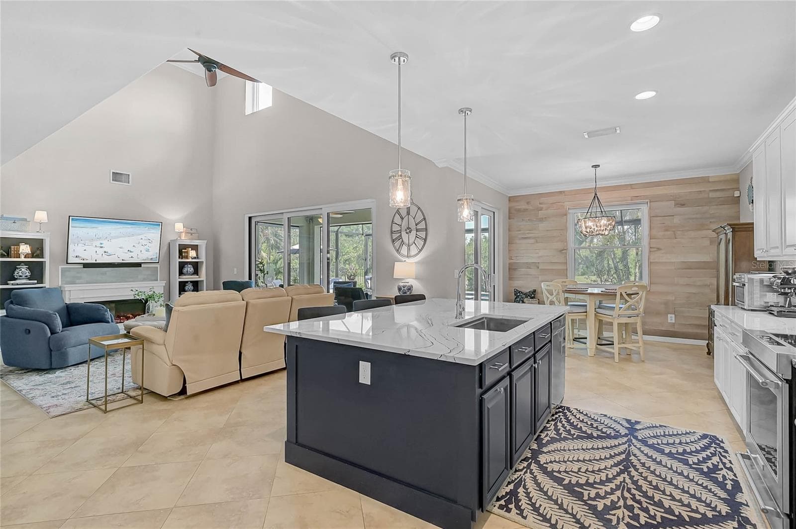 Single Family Residence at 20275 GRANLAGO DR, VENICE, photo 17 of 63